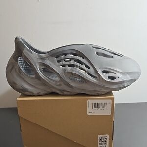 Yeezy Foamrunner Granite